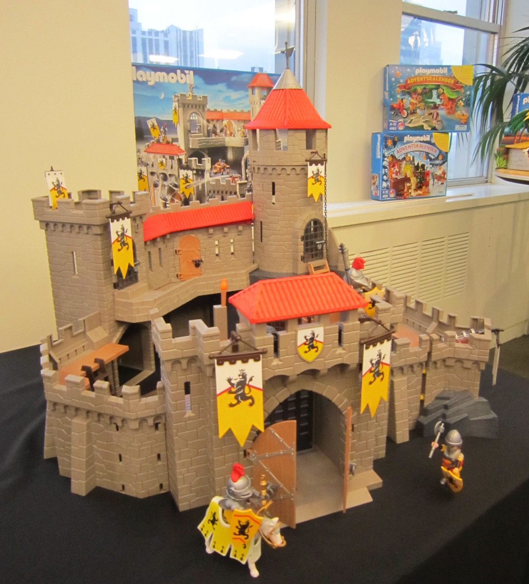 playmobil lion knights empire castle