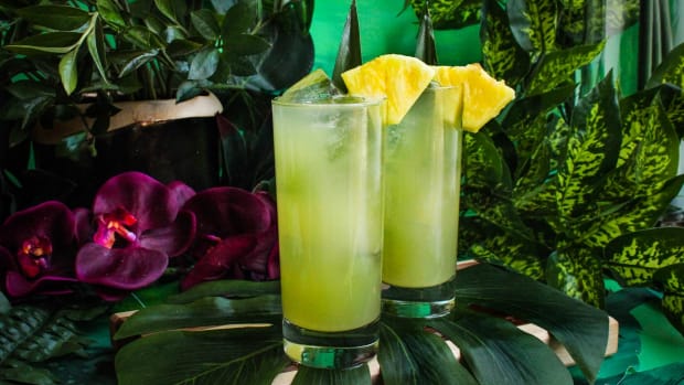 Tropical Refresher Pineapple Cocktail Recipe