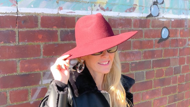 mom style, how to style a hat, hat trend, burgundy color trend, forever 21, how do moms style a hat, hat style, best style for moms, best hats for mom, styles for moms, best hats for mom, classic style for moms, how to try a new trend, how to style a new trend, on trend styles for mom, on trend hats for moms
