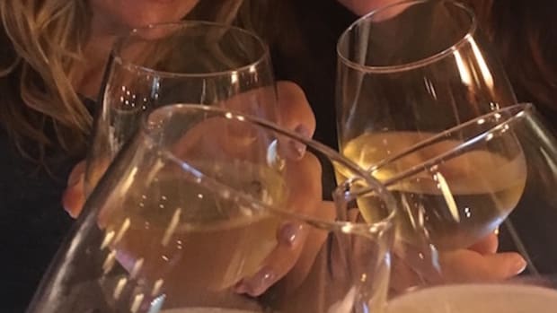 clinking-wine-glasses