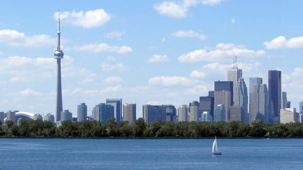 Toronto_skyline_tommythompsonpark_cropped