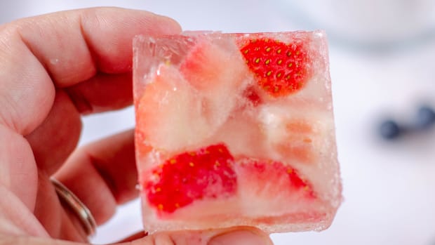 Try This Recipe for Frozen Prosecco Ice Cubes