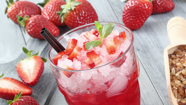 Our Favorite Sweet Strawberry Cocktail Recipes