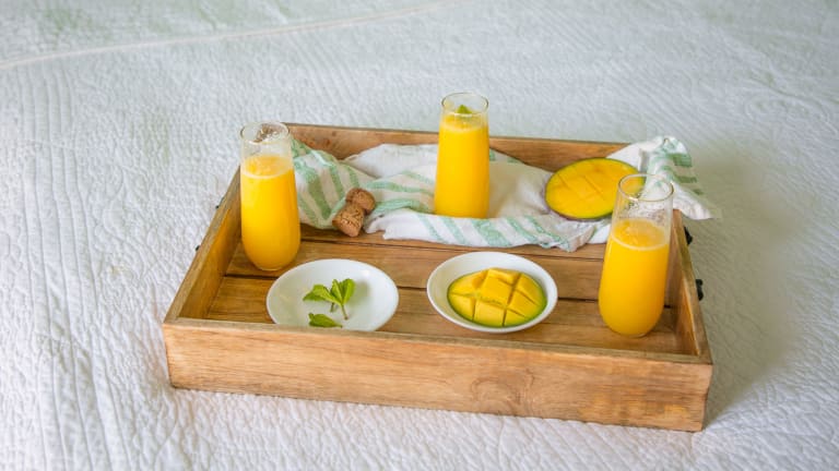 Mango Bellini Cocktail