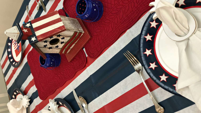 Easy Fourth of July Tablescape Ideas