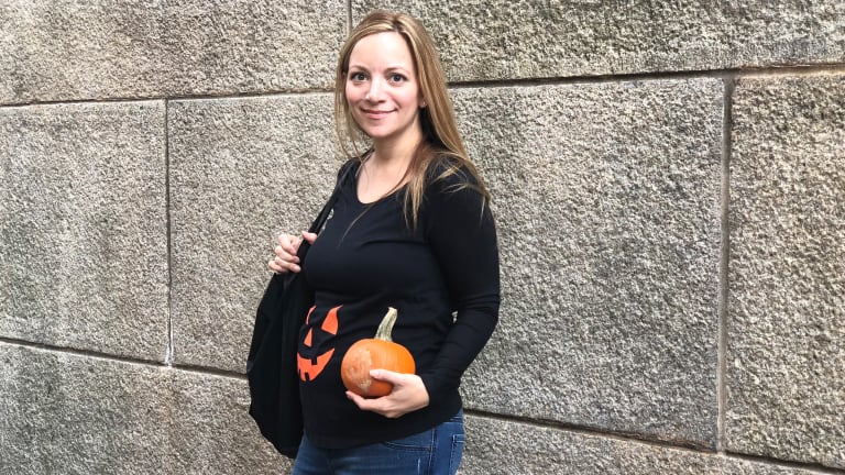 5 Fun Ways to Announce Your Pregnancy This Fall