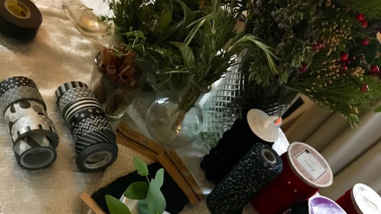 4 Holiday Gift-Wrapping Hacks