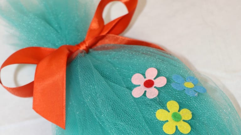 Celebrating Trolls: The Beat Goes On with a DIY Trolls Headband