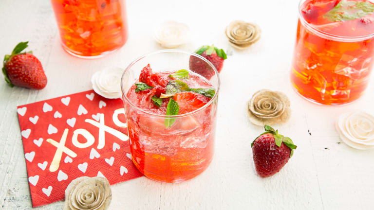 Strawberry Bourbon Smash Cocktail Recipe