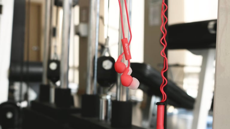 Sleek Headphones from CordCruncher