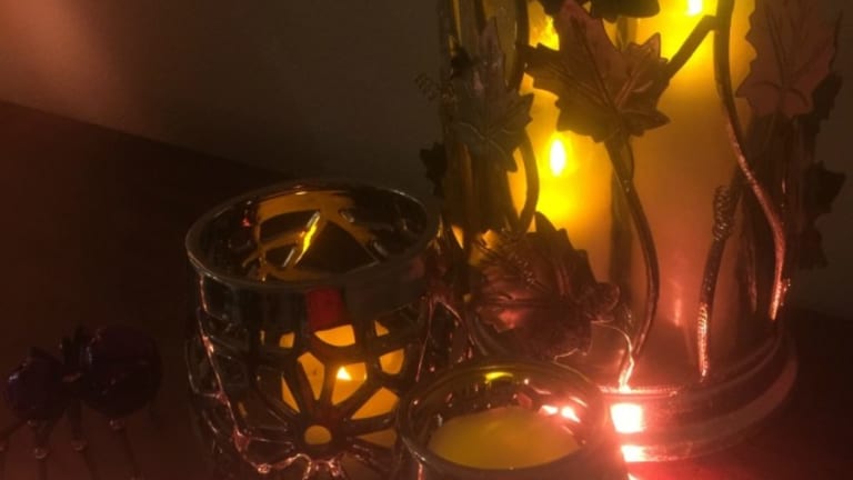 Easy Halloween Decorations with Philips Hue