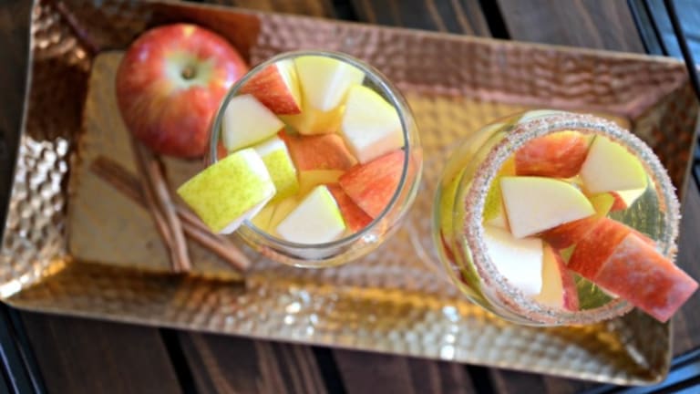 We Love Apple Pie Sangria for Autumn