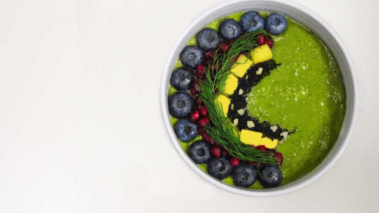 5 Superfoods to Put In Your Smoothie