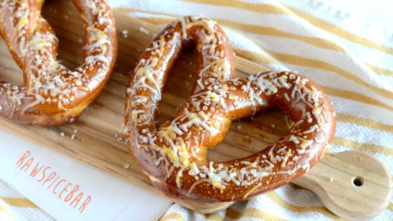 Delicious Caraway Cheese Soft Pretzels Recipe