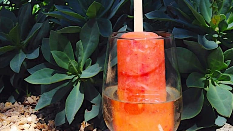 Perfect Summer Champagne and Popsicle Cocktail