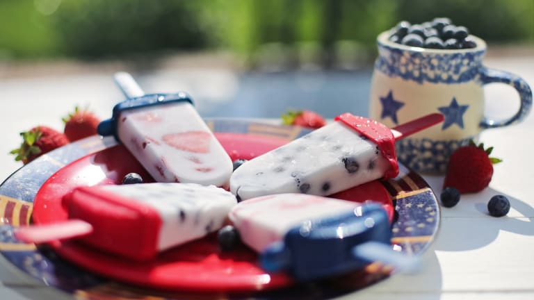 7 Festive Fourth of July Desserts & Drinks