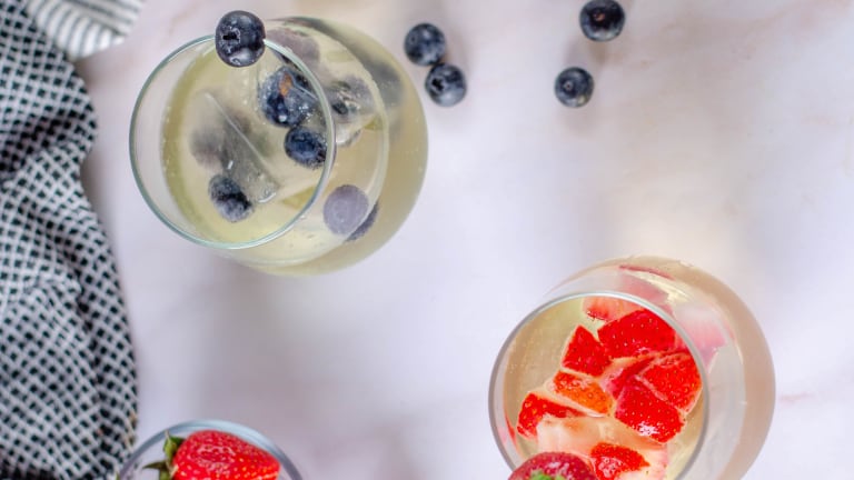Try This Recipe for Frozen Prosecco Ice Cubes