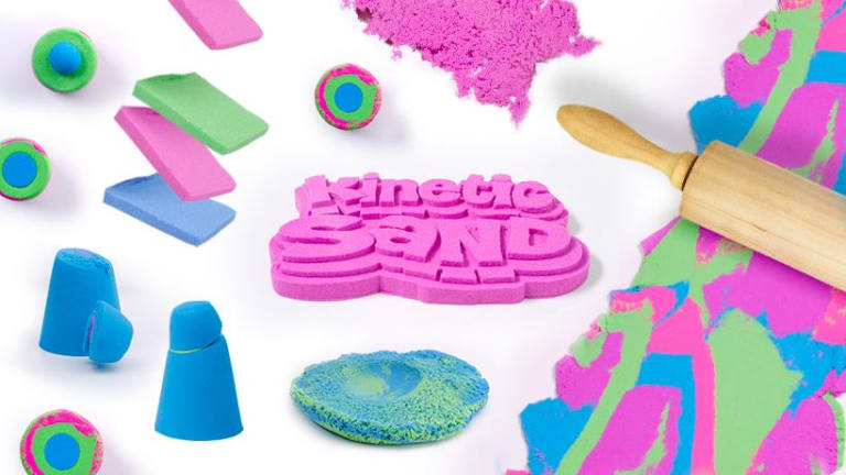 You Need to Know the Seven Amazing Benefits of Kinetic Sand