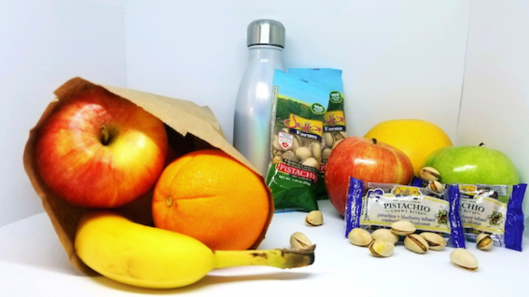 Easy Tips to Help You Eat Well While Traveling
