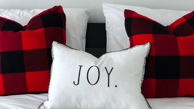 3 Ways to Get Your Guest Room Ready for the Holidays
