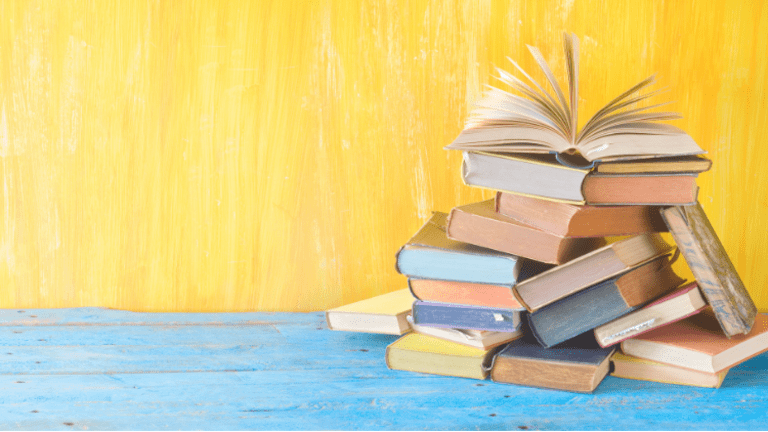 5 Best Book Lovers to Follow Instagram