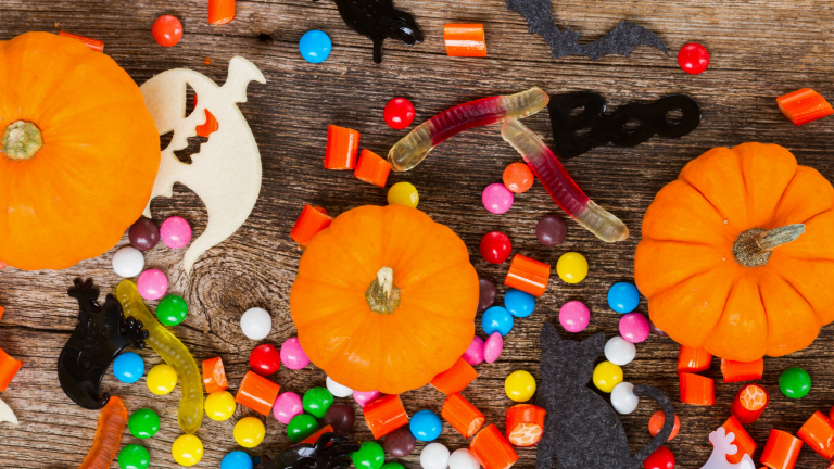 How to Keep Your Kids' Smiles Healthy on Halloween