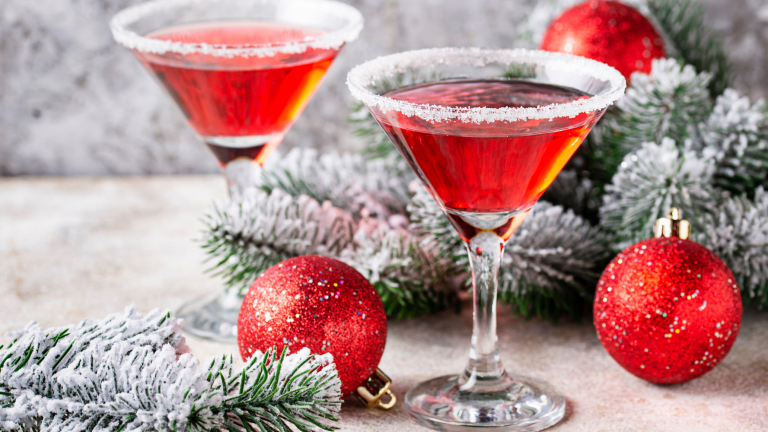 How to Make Your Signature Holiday Cocktail a Hit