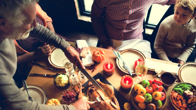 8 Tips to Raise Gracious Kids