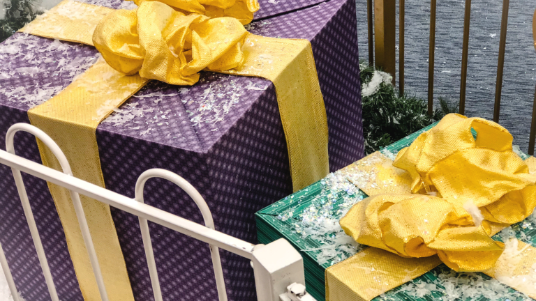 YELLIES Hot Holiday Toy Giveaway