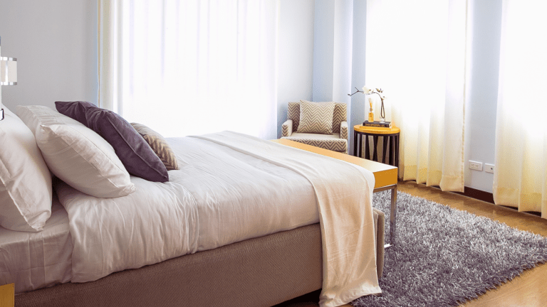 How to Be the Ultimate Hostess