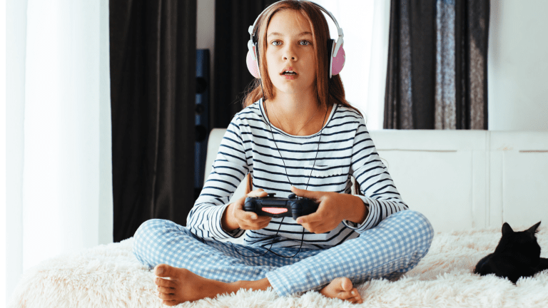 4 Tips to Help You Manage Your Kids' Screen Time