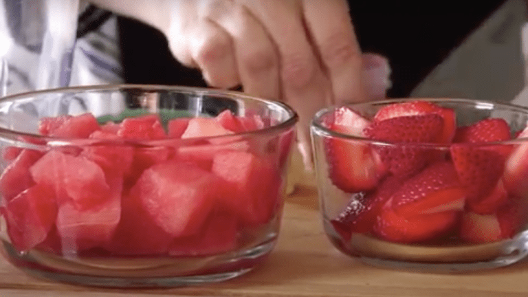 How to Make Your Own Watermelon & Strawberry Popsicles