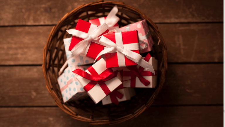 Holiday Entertaining Hacks for Busy Working Moms