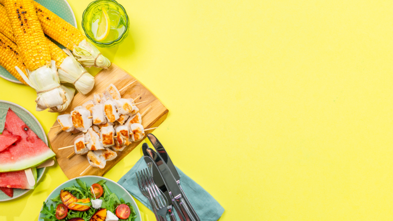 Outdoor Dining Summer Life Hacks using Aluminum Foil