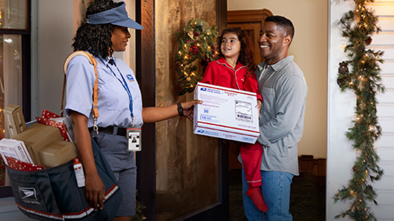 Last-Minute Holiday Shipping Tips