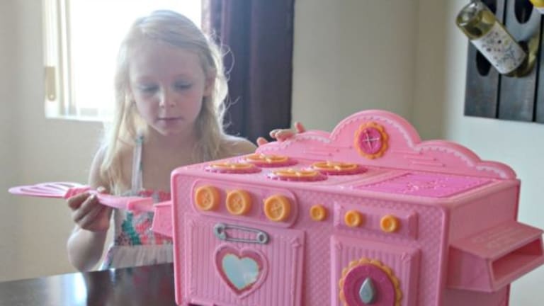 Lalaloopsy 2 in 1 Baking Oven Review MomTrends