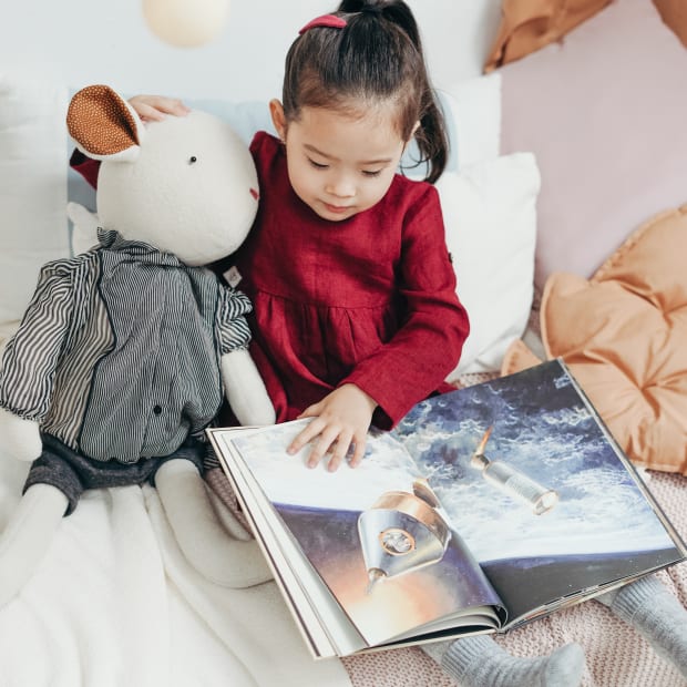 How to Create a Cozy Reading Nook for Kids