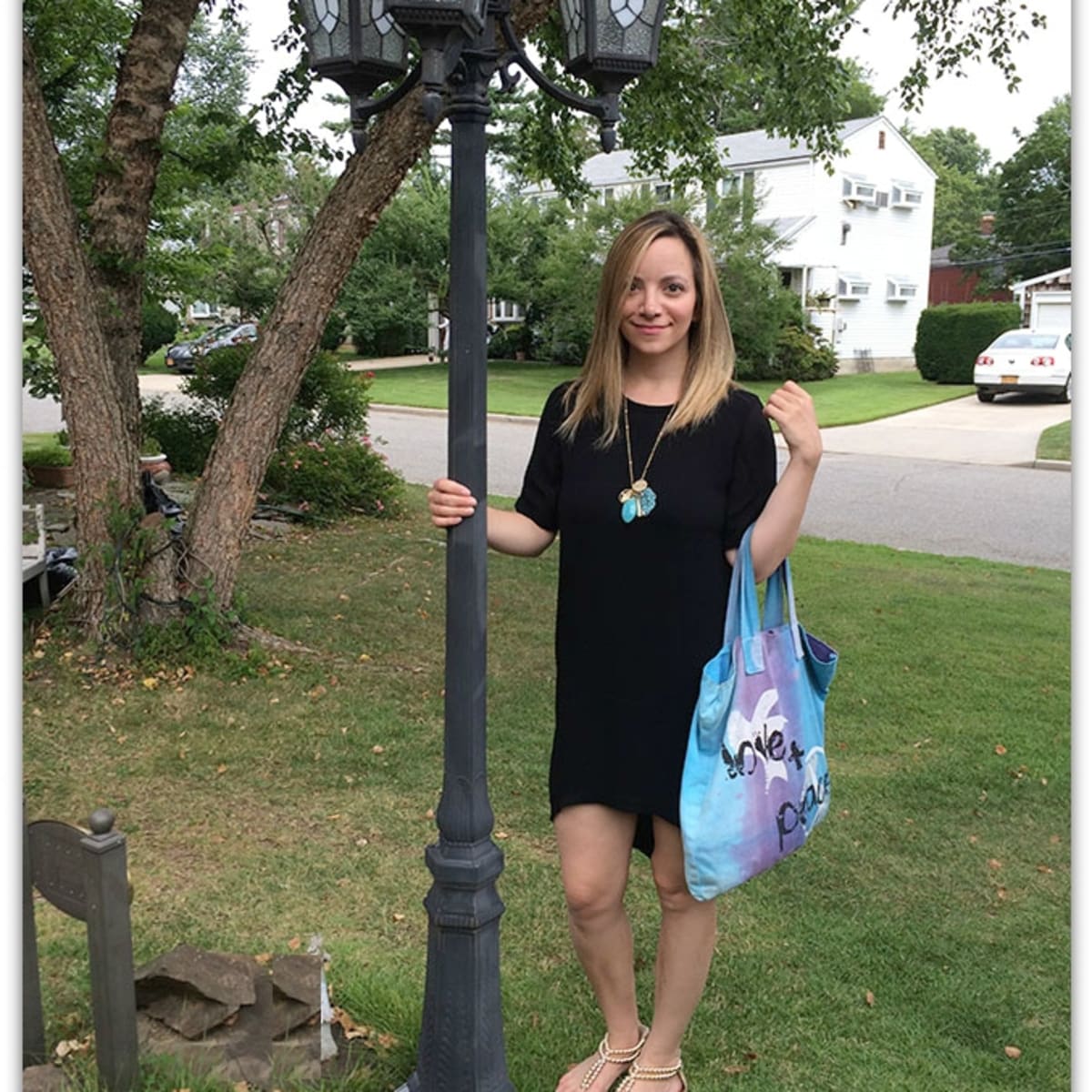 How to Summerize the Little Black Dress MomTrends