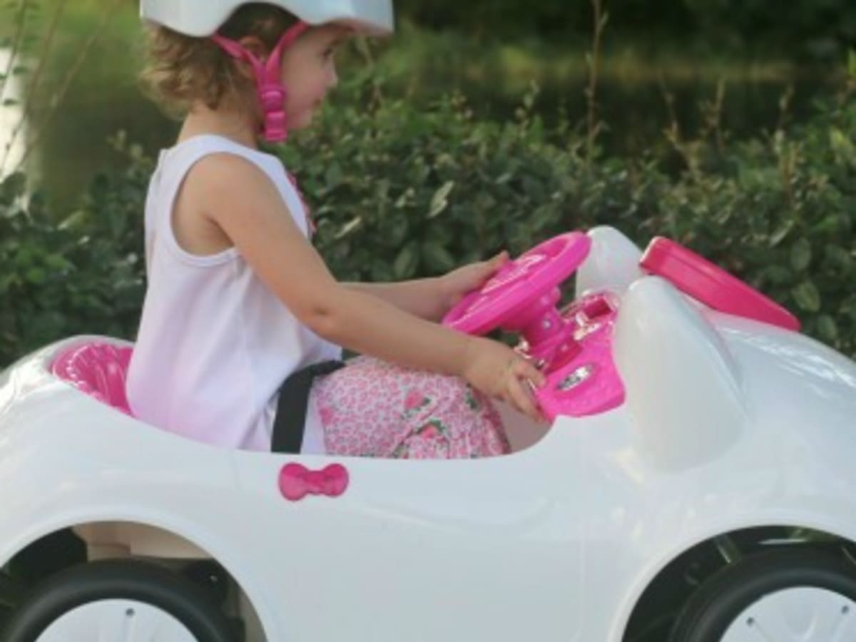Hello kitty 2024 car for kids