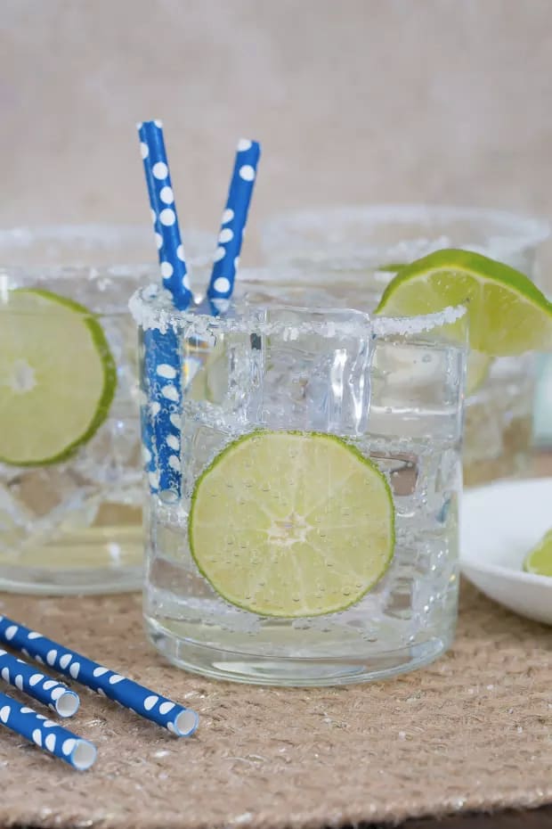 Low-Cal Margarita = Tequila + Lime juice + Club Soda
