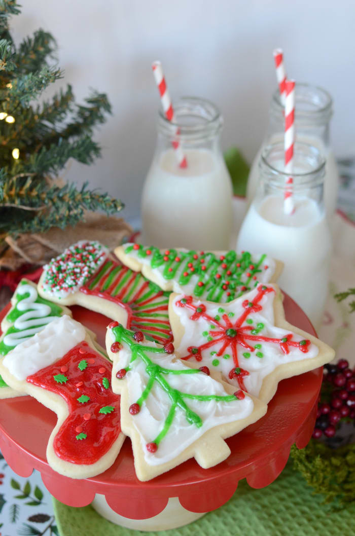 Easy Sugar Cookies for the Holidays - MomTrends