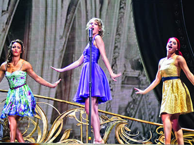 taylor momtrends