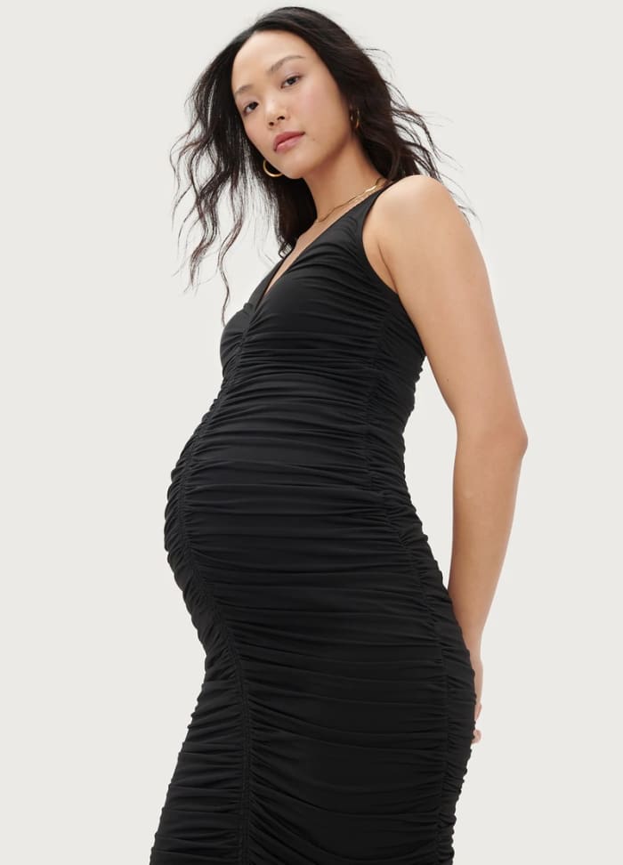 How to Build Your Maternity Capsule Wardrobe - MomTrends