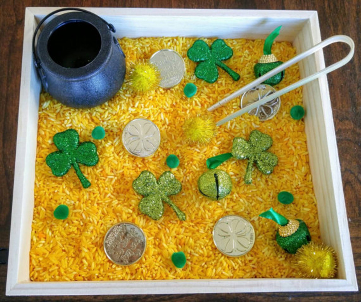 st patricks day sensory trays