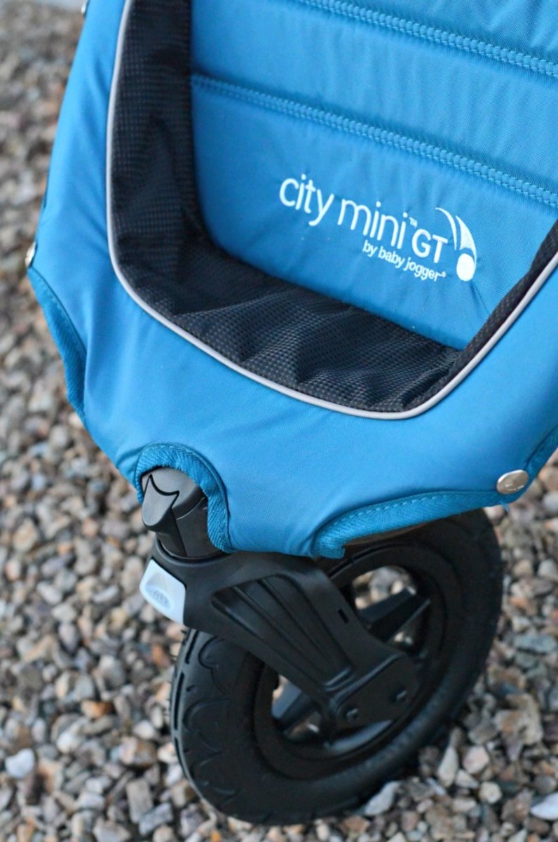 Mom Testing Baby Jogger City Mini GT Stroller - MomTrends