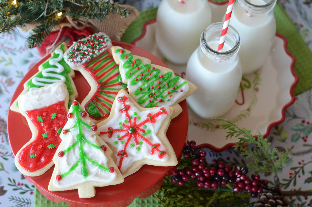 Easy Sugar Cookies for the Holidays - MomTrends