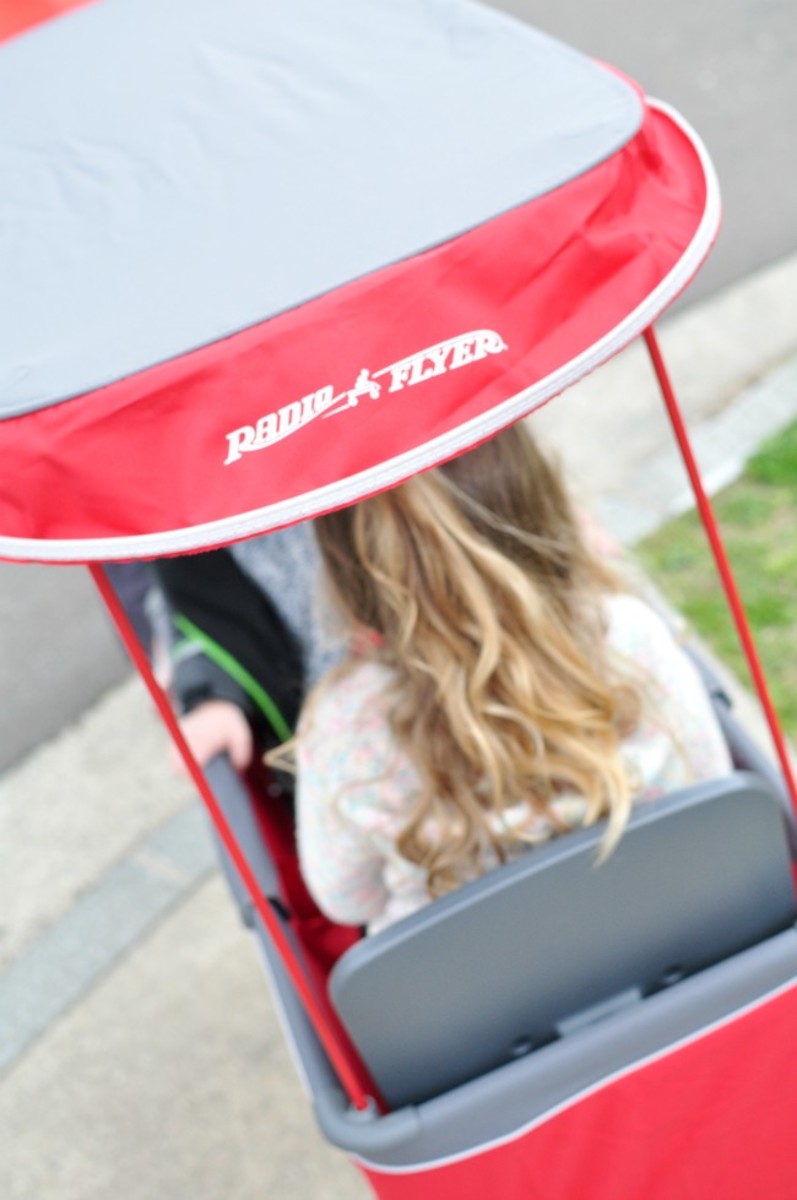 radio flyer ultimate ez fold wagon momtrends radio flyer ultimate ez fold wagon