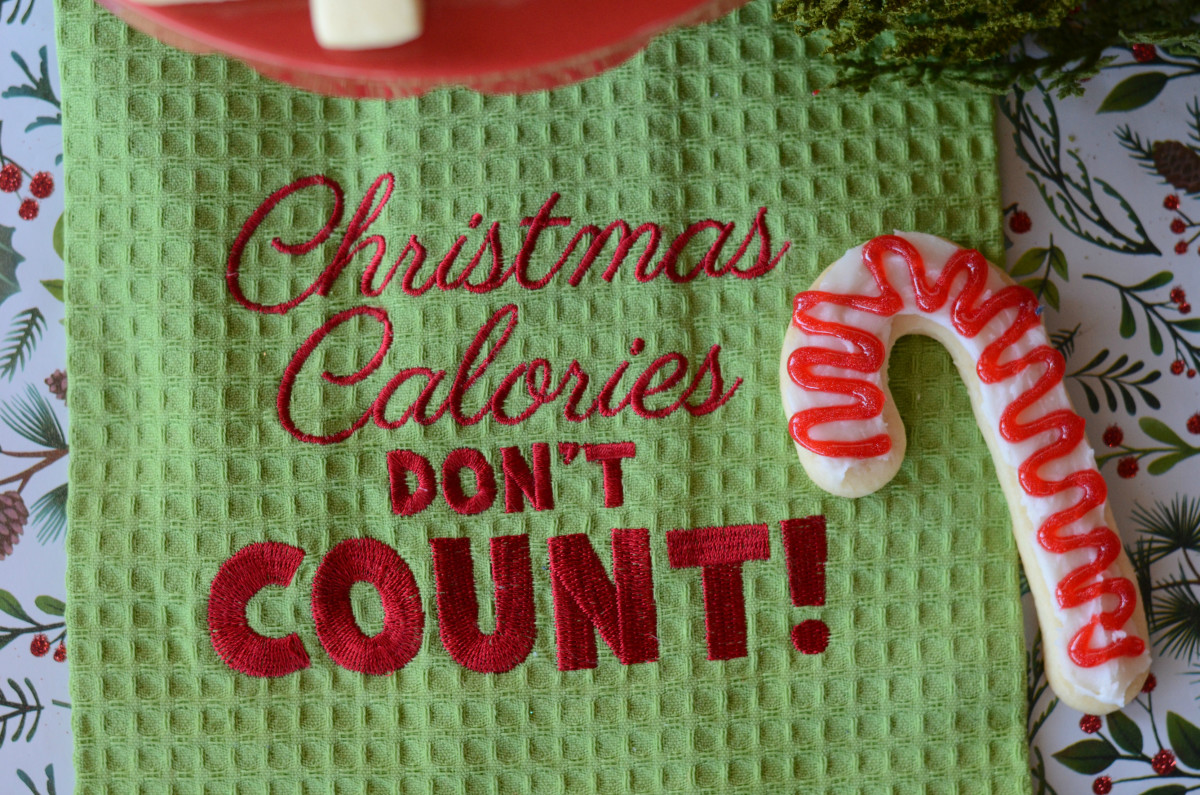 Easy Sugar Cookies for the Holidays - MomTrends
