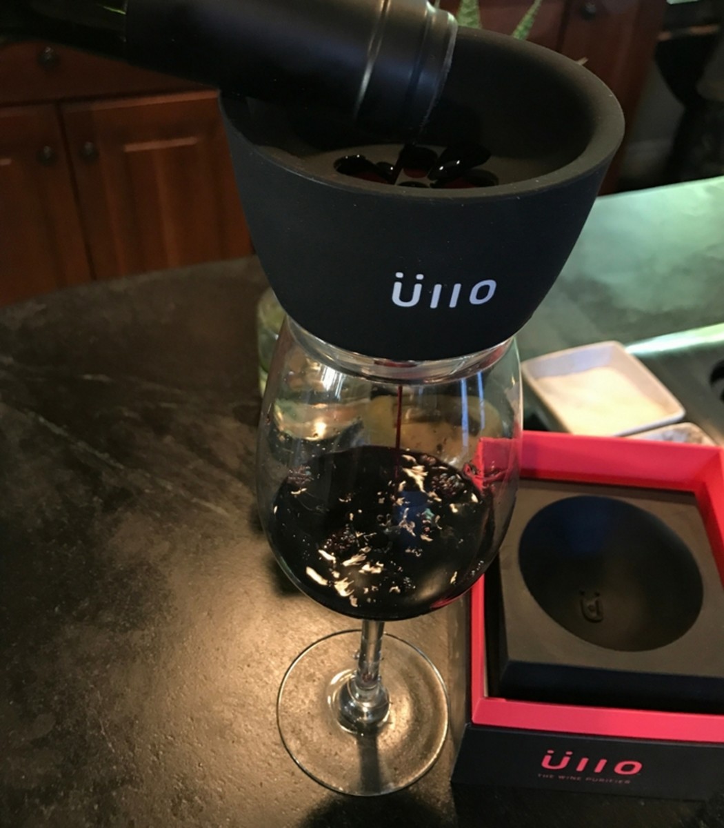 Ullo wine filter