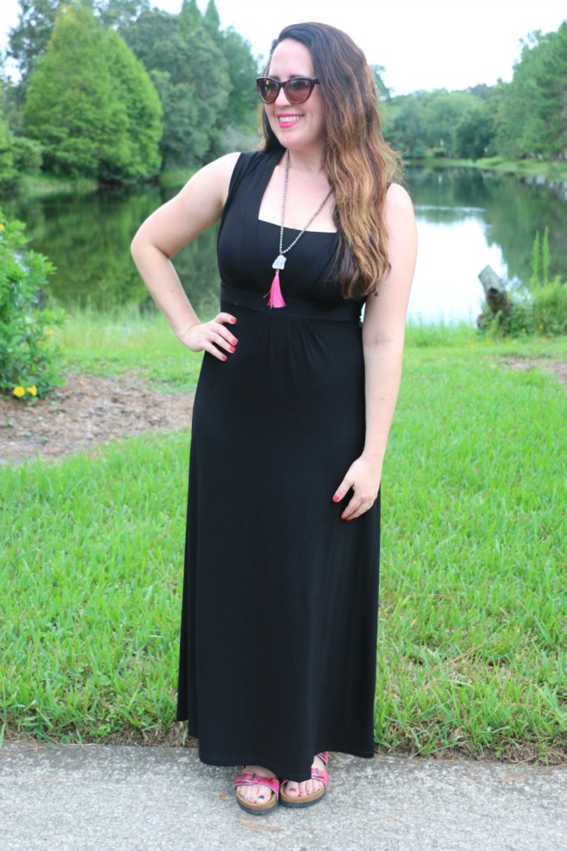 How to Wear a Black Maxi in Summer and Fall - MomTrends